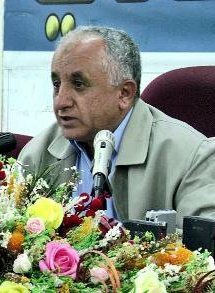 عبد الرحمن بجاش لـ النصف الآخر (1) : أعيش ذكريات القرية كأنها اليوم