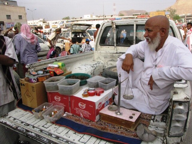 مدينة سيئون تستعد لإستقبال عيد الفطر المبارك 1433هـ ( صور ومشاهد)