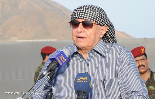 قرارات جديدة في وزارة الدفاع ..الرئيس هادي يحكم قبضته على الجيش 